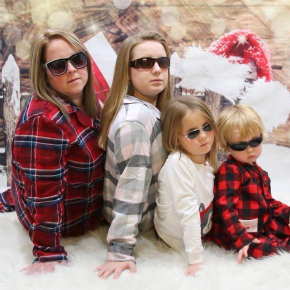 Meet your Posher, Tiffany - Picture 1 of 1